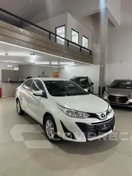 Toyota YARIS XL Sedan 1.5 Flex 16V 4p Aut. 4 portas