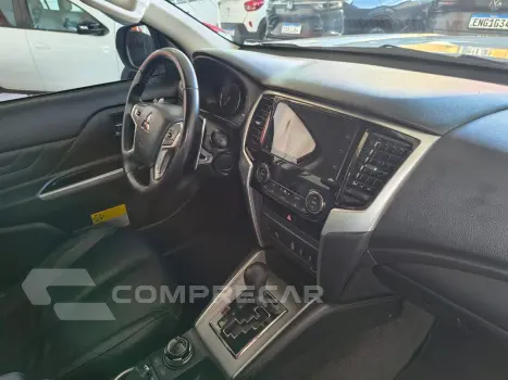 L 200 Triton 2.4 16V SPORT HPE 4X4 CABINE DUPLA TURBO DIESEL