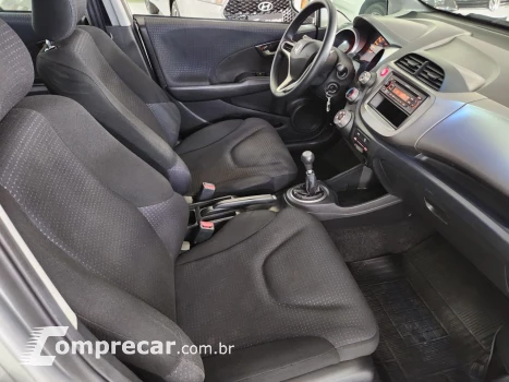 Fit 1.4 16V 4P LX FLEX