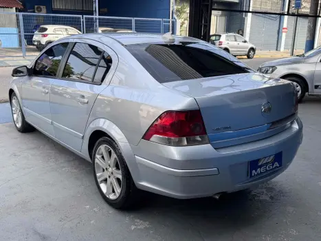 VECTRA 2.0 MPFI ELEGANCE 8V FLEX 4P AUTOMÁTICO