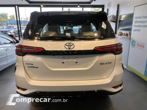 HILUX SW4 2.8 D-4D TURBO DIAMOND 7L 4X4 AUTOMÁTICO