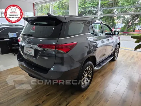 HILUX SW4 2.8 SRX 4X4 7 LUGARES 16V TURBO INTERCO