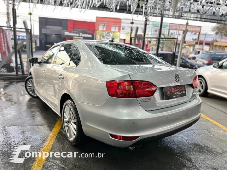 JETTA 2.0 TSI HIGHLINE 200CV GASOLINA 4P TIPTRONIC