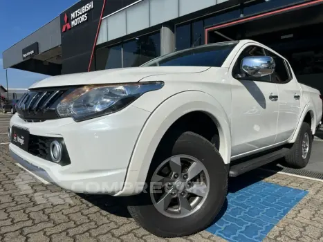 L200 TRITON 2.4 16V Turbo Sport HPE CD 4X4