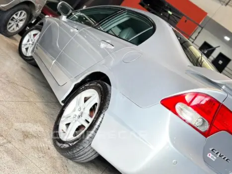 CIVIC - 1.8 EXS 16V 4P AUTOMÁTICO
