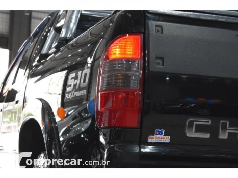 S10 - 2.4 MPFI EXECUTIVE 4X2 CD 8V 4P MANUAL