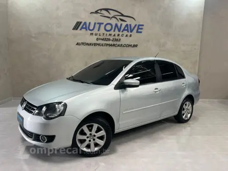 Volkswagen Polo Sedan 1.6 4P FLEX COMFORTLINE I-MOTION AUTOMATIZADO 4 portas