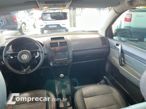 POLO SEDAN - 1.6 MI 8V 4P MANUAL