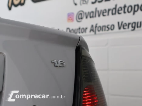 FIESTA 1.6 Rocam SE Sedan 8V
