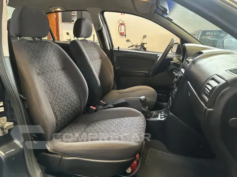 ASTRA 2.0 MPFI Advantage Sedan 8V