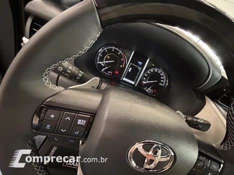 HILUX SW4 2.8 D-4D TURBO DIESEL DIAMOND 7L 4X4 AUTOMÁTICO