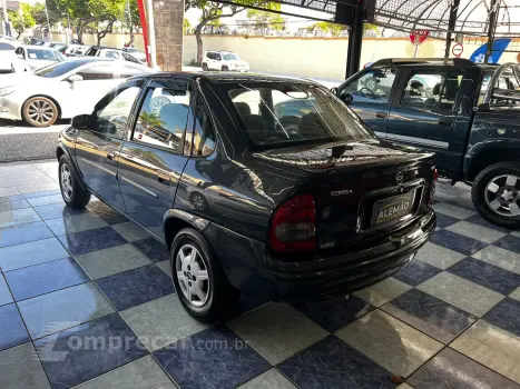 CORSA 1.0 MPFI Milenium Sedan 8V