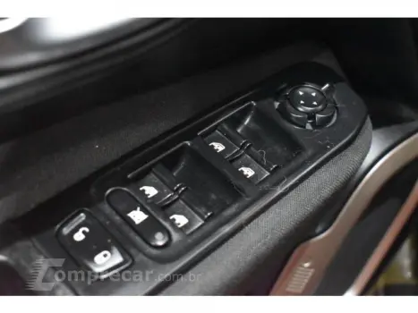 RENEGADE - 1.8 16V LONGITUDE 4P AUTOMÁTICO