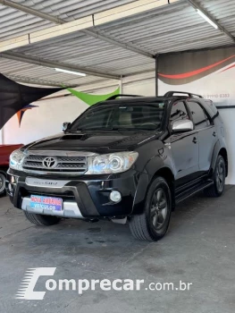 Hilux SW4 SRV D4-D 4x4 3.0 TDI Dies. Aut
