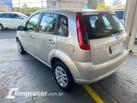 FIESTA 1.6 MPI Class Hatch 8V