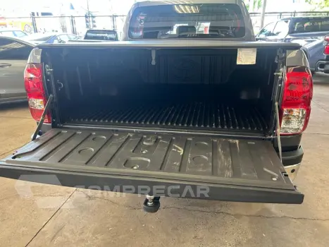 HILUX 2.8 D-4D TURBO DIESEL CD SR 4X4 AUTOMÁTICO