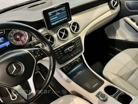 GLA 200 1.6 16V 4P CGI ADVANCE TURBO AUTOMÁTICO