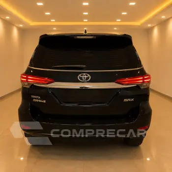 HILUX SW4 2.8 SRX 4X4 7 Lugares 16V Turbo Intercooler