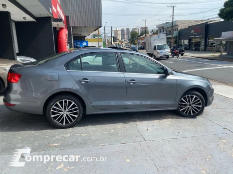 JETTA 2.0 TSI Highline 211cv