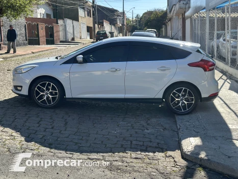 FOCUS 2.0 Titanium Hatch 16V
