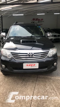 Toyota HILUX SW4 3.0 4X4 8V Turbo 4 portas