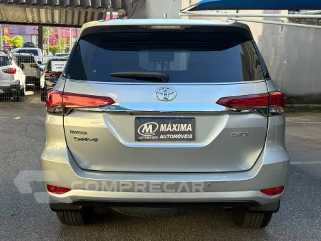 HILUX SW4 2.8 D-4d Turbo SRX 7L 4X4