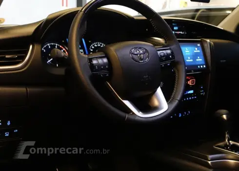 Hilux SW4 2.8 16V 4P SRX PLATINUM 4X4 7 LUGARES TURBO DIESEL