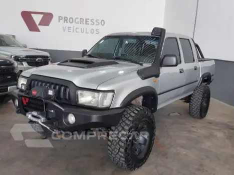 Toyota HILUX - 3.0 SRV 4X4 CD 16V TURBO 4P MANUAL 4 portas