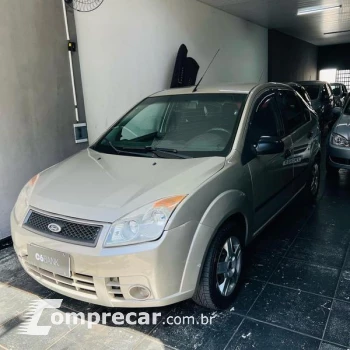 FORD FIESTA 1.6 Rocam Sedan 8V 4 portas