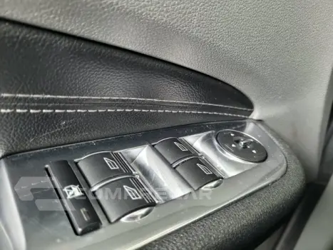 FOCUS HATCH - 2.0 GLX 16V 4P AUTOMÁTICO