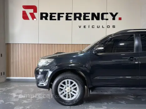 HILUX SW4 3.0 SRV 4X4 7 LUGARES 16V TURBO INTERCOOLER DIESEL