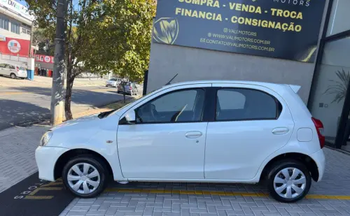 ETIOS XS 1.5 Flex 16V 5p Aut.