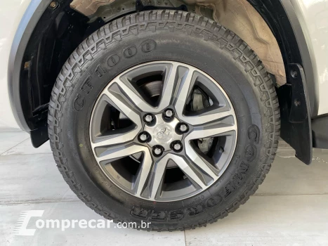 Hilux SW4 SR 4x2 2.7/ 2.7 Flex 16V Aut.