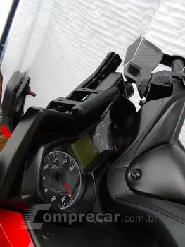 YAMAHA XMAX ABS