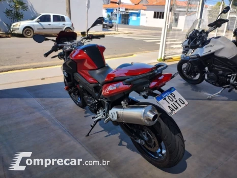 F 800