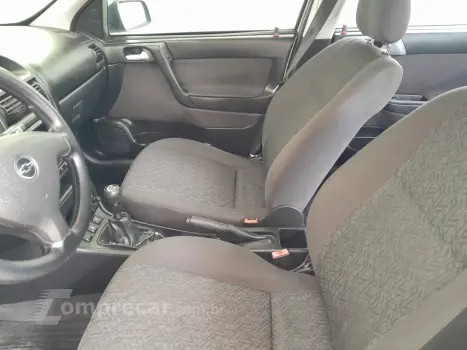 ASTRA 2.0 MPFI Advantage 8V