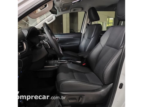 HILUX SW4 2.8 D-4D TURBO DIESEL SRX PLATINUM 7L 4X4 AUTOMÁTI
