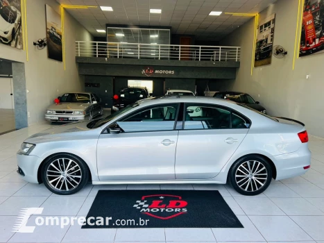 JETTA 2.0 COMFORTLINE 120CV FLEX 4P TIPTRONIC