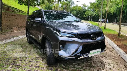 HILUX SW4 2.8 D-4D TURBO DIESEL SRX 4X4 AUTOMÁTICO