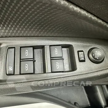 ONIX SEDAN Plus LT 1.0 12V Flex 4p Mec.