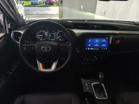 HILUX 2.8 D-4D TURBO DIESEL CD SRX 4X4 AUTOMÁTICO