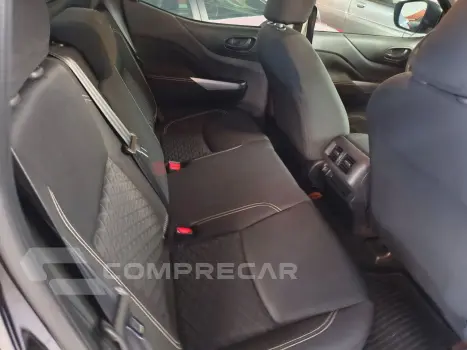 Frontier 2.3 ATTACK CABINE DUPLA 4X4 BI-TURBO DIESEL AUTOMÁT