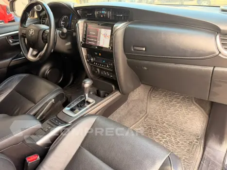 Hilux SW4 2.8 16V 4P SRX 4X4 7 LUGARES TURBO DIESEL AUTOMÁTI