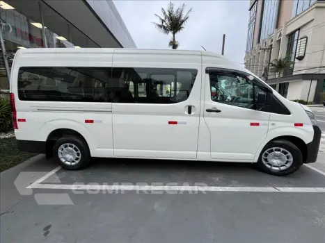 HIACE 2.8 D-4d Turbo Minibus 15+1 DX