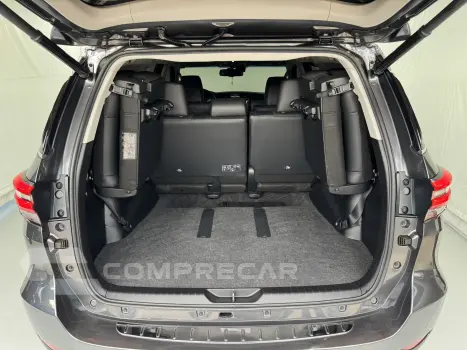 HILUX SW4 2.8 D-4d Turbo SRX 7L 4X4