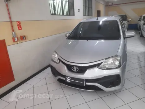 Toyota Etios Hatch X 1.3 4 portas