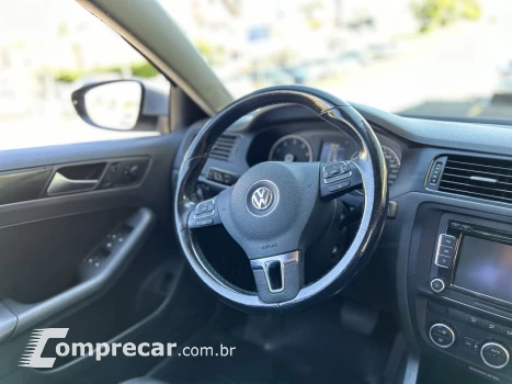 Volkswagen JETTA Comfortline 2.0 T.Flex 8V 4p Tipt. 4 portas