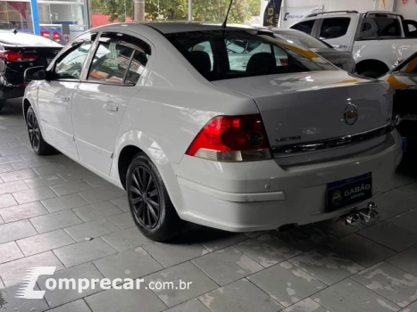 VECTRA SEDAN - 2.0 MPFI EXPRESSION 8V 4P MANUAL