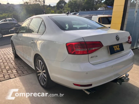 Jetta 2.0 4P CONFORTLINE TIPTRONIC AUTOMÁTICO