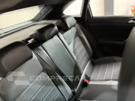 Nivus 1.0 4P FLEX 200 TSI HIGHLINE TURBO AUTOMÁTICO